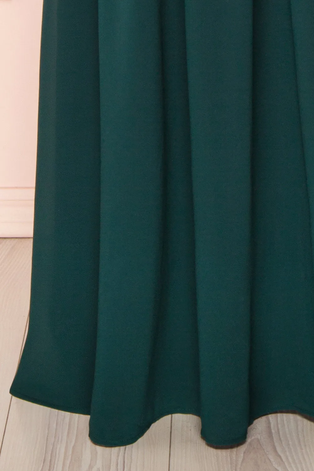 Animos Emerald | V-Neck Maxi Dress