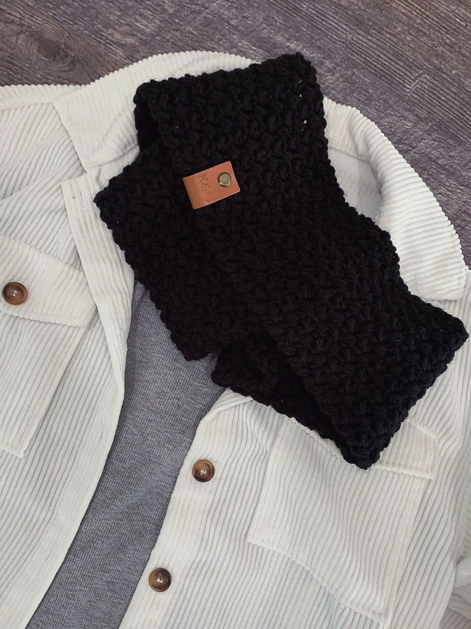 Dream Weaver Infinity Cowl - Black